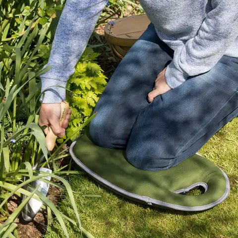 Burgon and Ball Burgon and Ball - Kneelo® Kneeler - Navy - Kneeler - AllotMate Essentials - GKN/NAVY2 - 